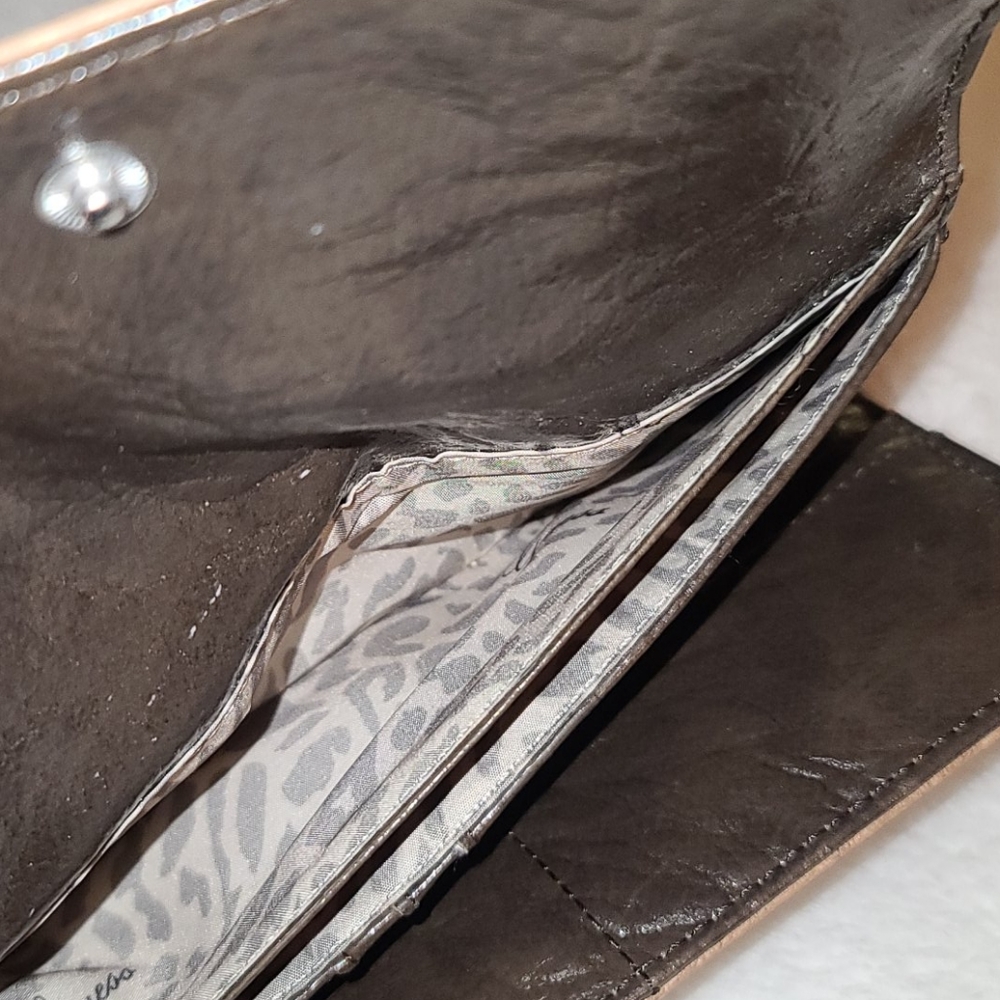 Guess Wallet - Picture 7 of 9